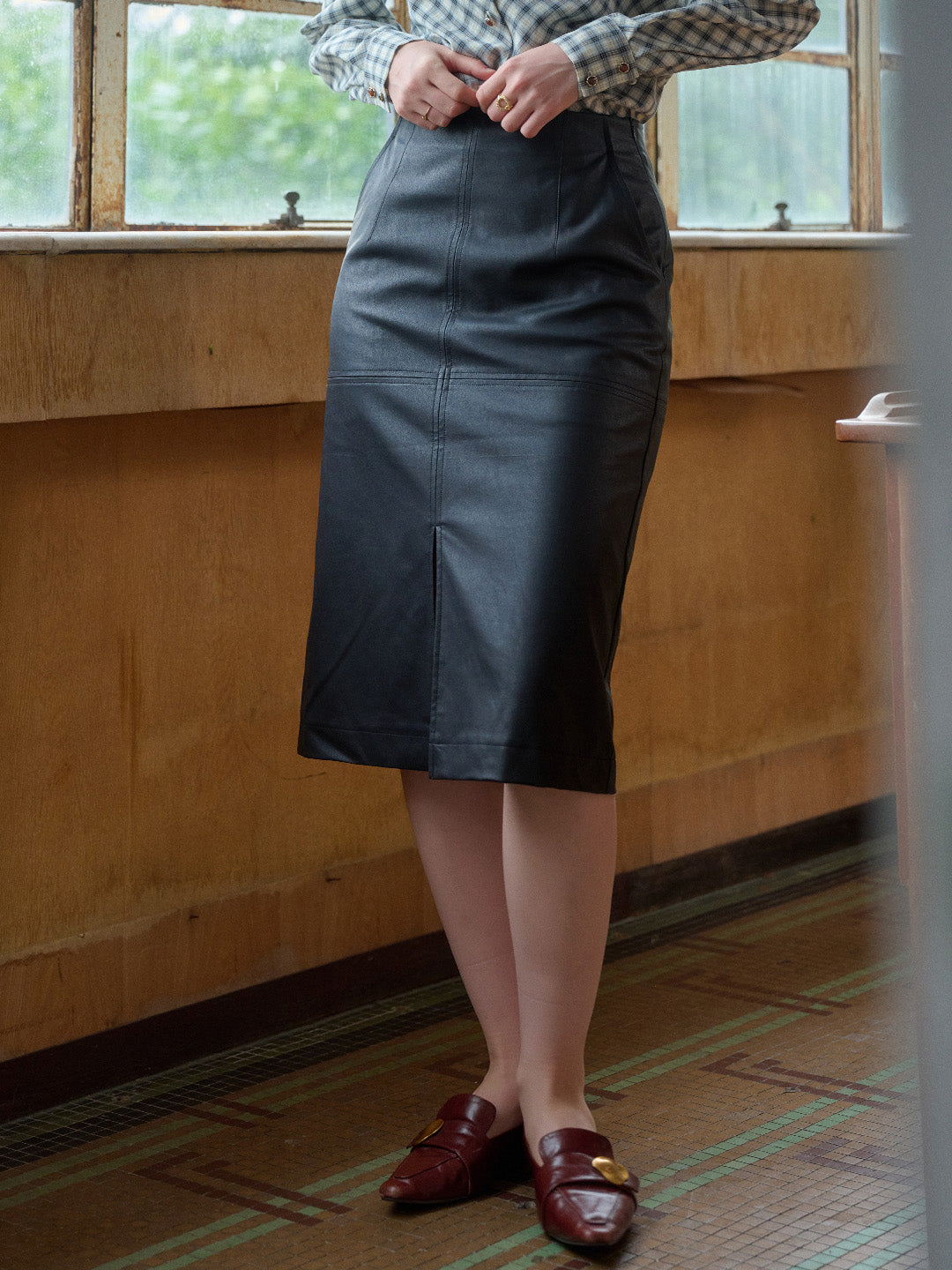 【Final Sale】Aisha Slit Mid-Length PU Leather Skirt