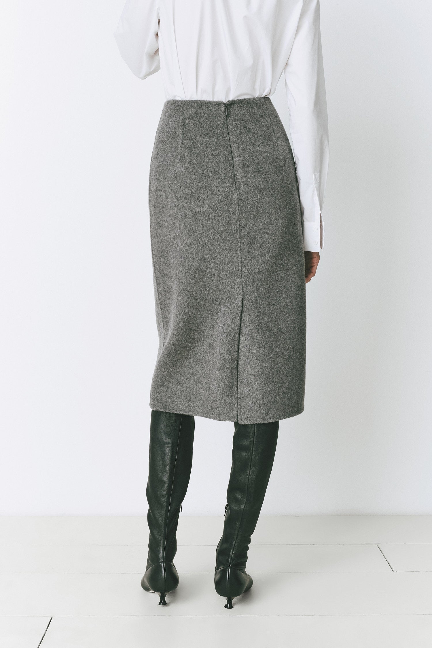 Le Marais Slit Back Skirt