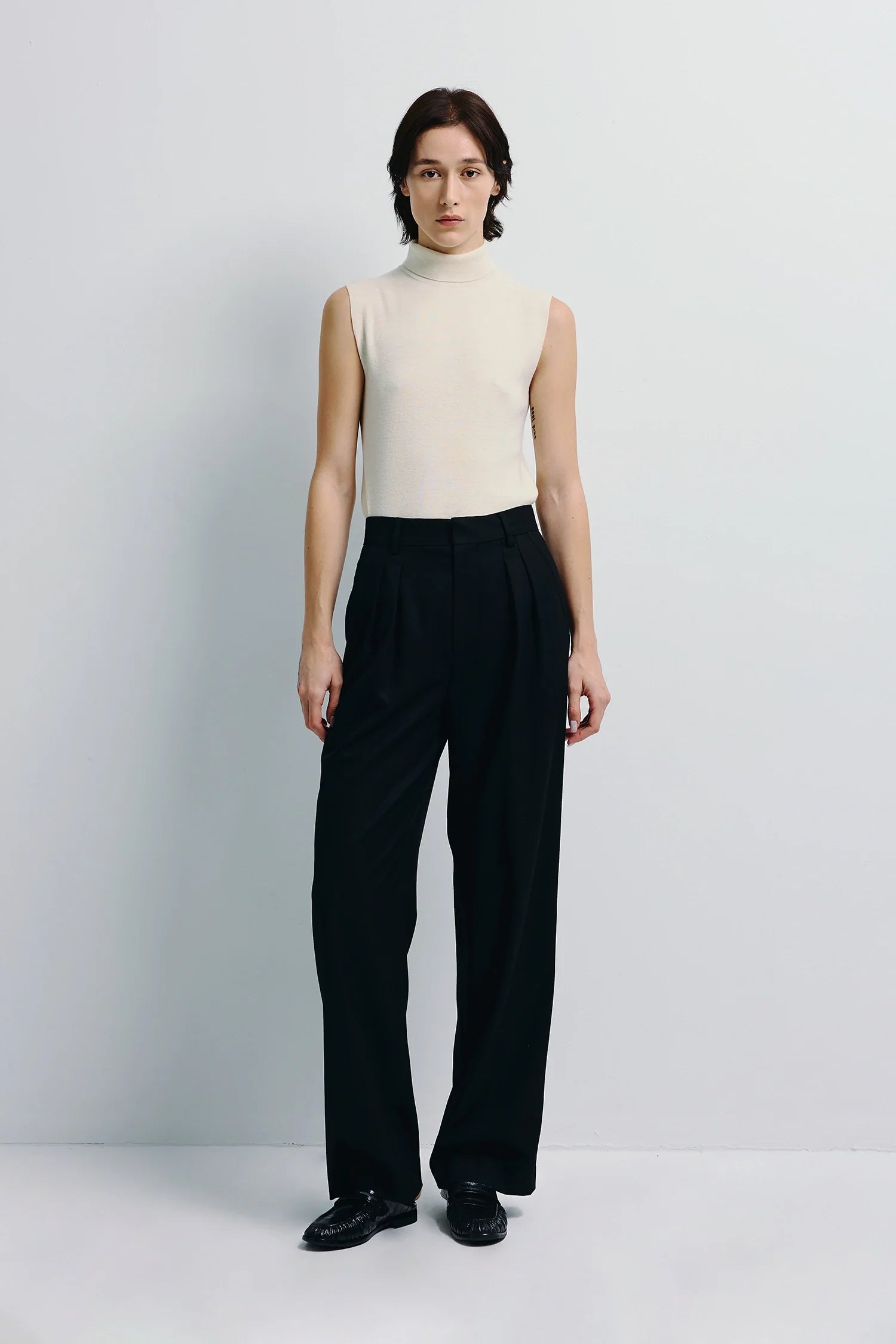 Neil Pleated Waist Pant