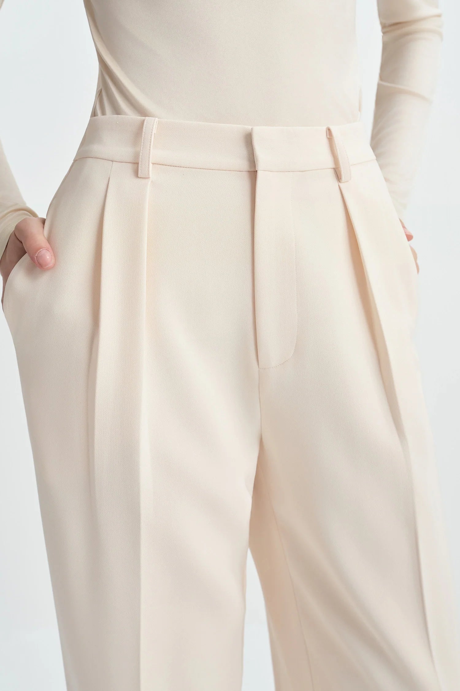 Kemi Pleated Waist Pant