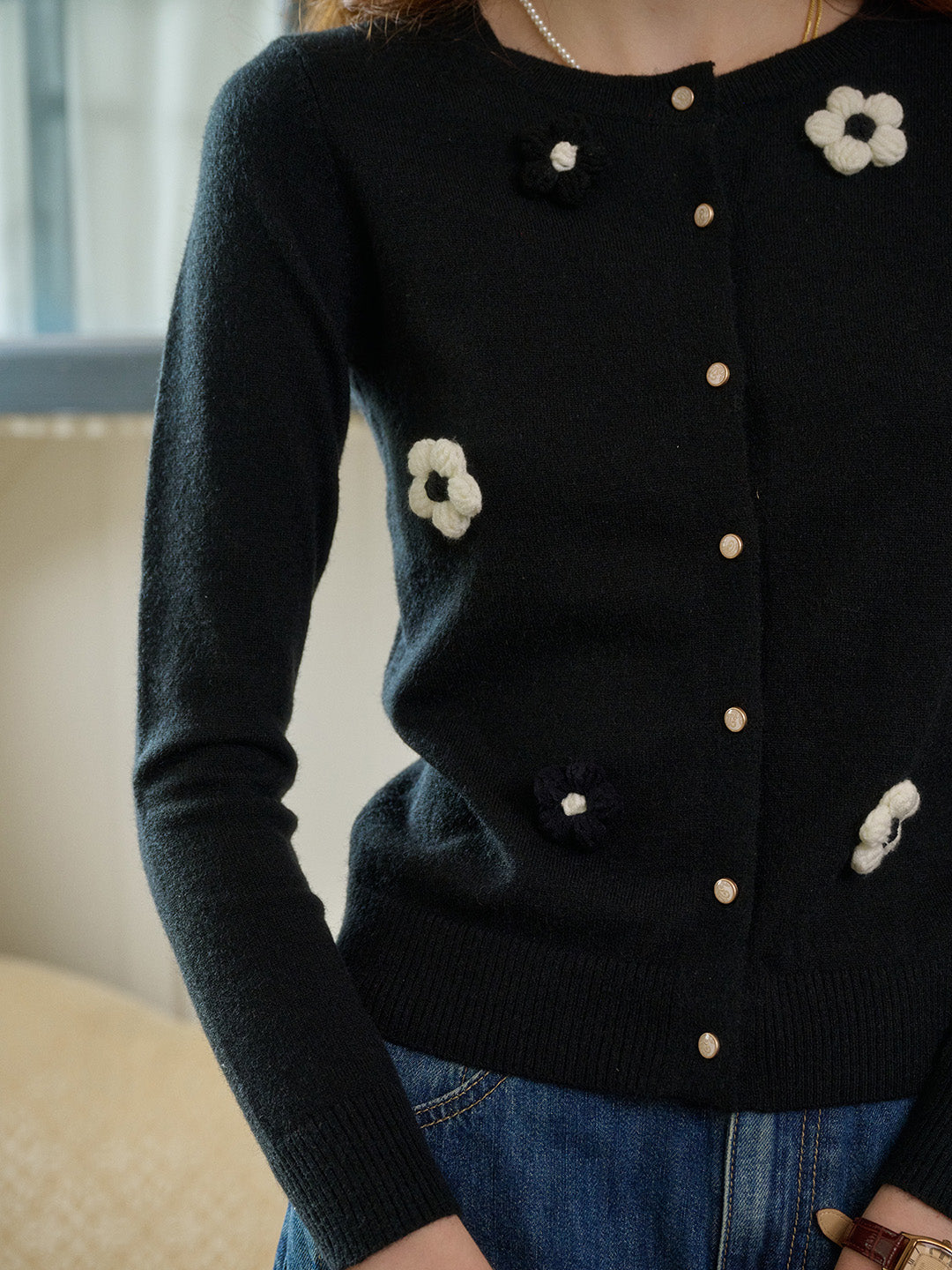 【Final Sale】Layla Round Neck 3D Flower Cardigan