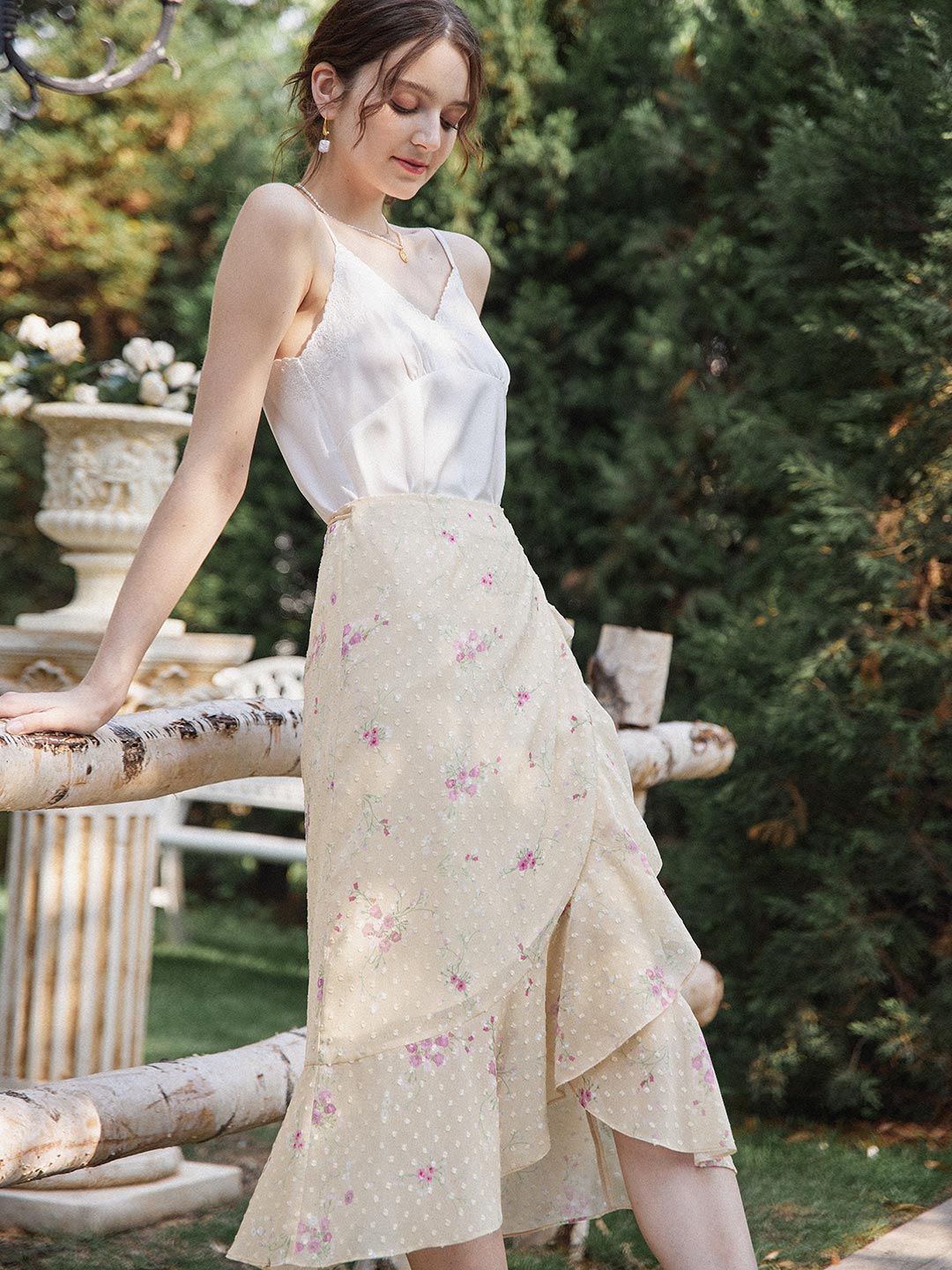 【Final Sale】Mila Floral Printed Ruffle Midi Skirt