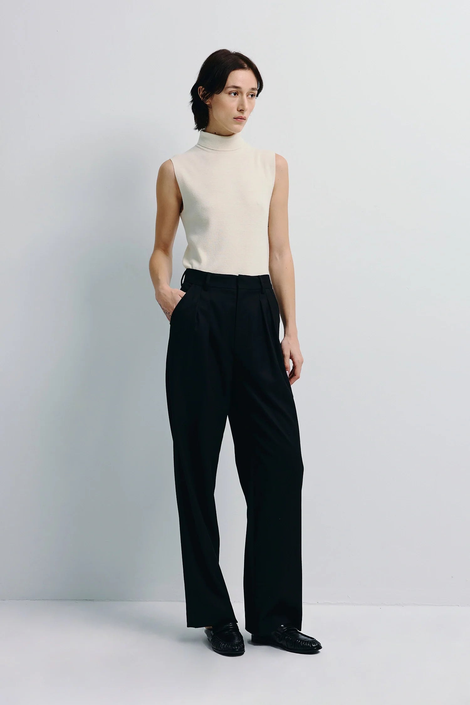 Neil Pleated Waist Pant