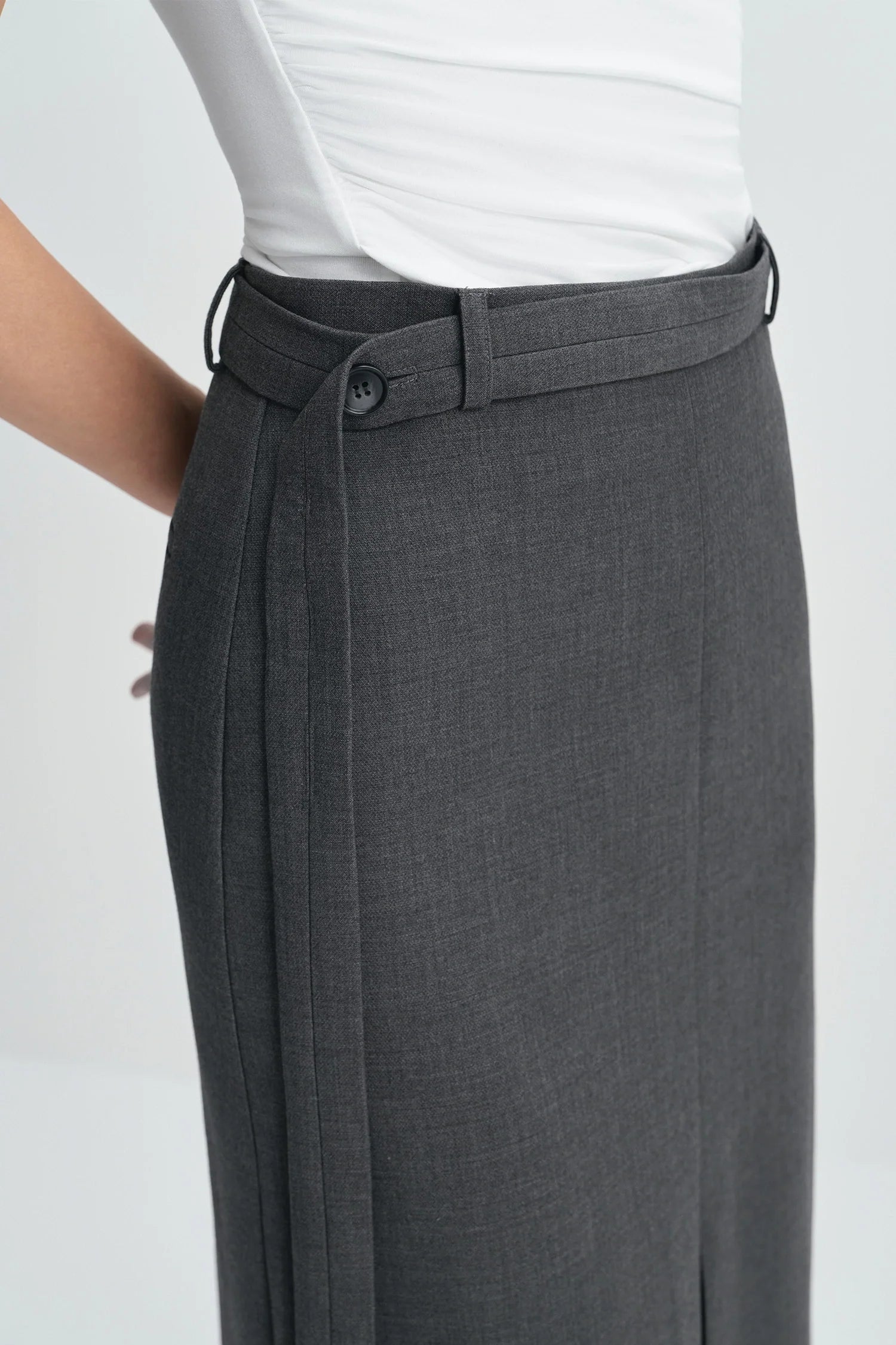 Noelia Center Slit Belted Skirt