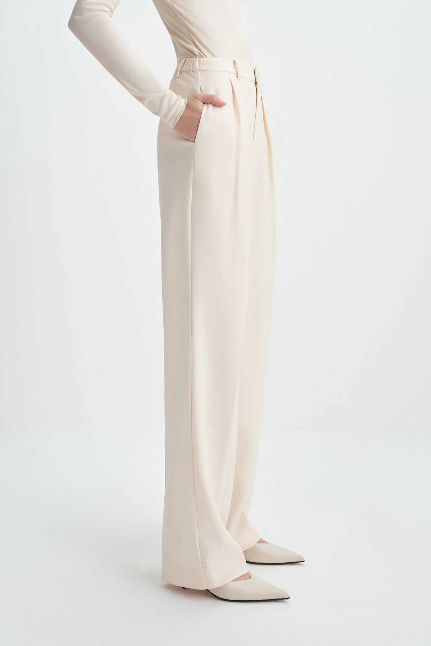 Kemi Pleated Waist Pant